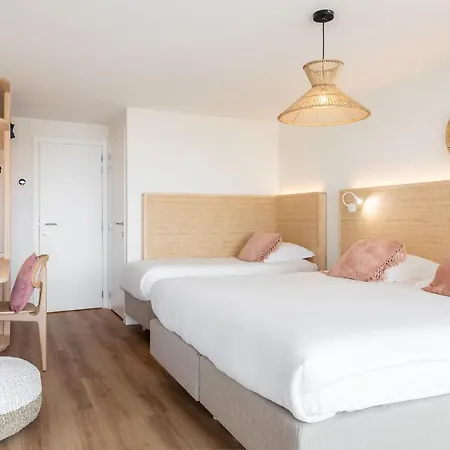 C-hotels Zeegalm 3* ミデルケルケ