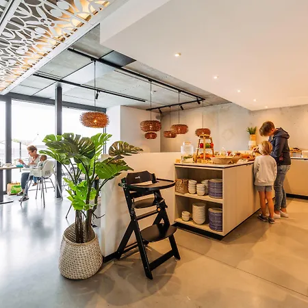 C-hotels Zeegalm ミデルケルケ