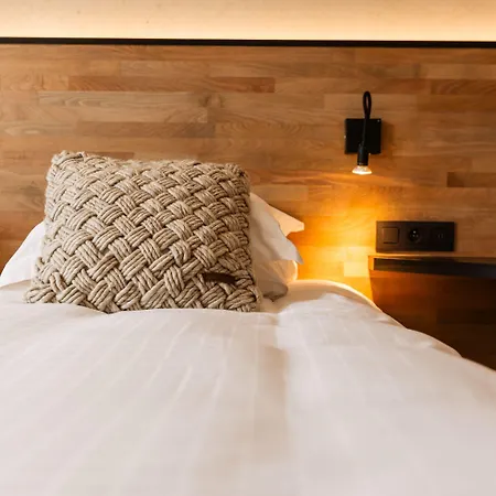 C-hotels Zeegalm ホテル ミデルケルケ