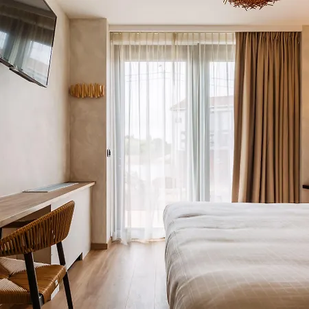 C-hotels Zeegalm ミデルケルケ