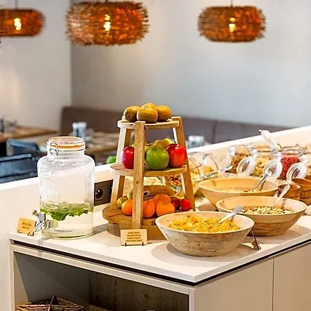ホテル C-hotels Zeegalm ミデルケルケ