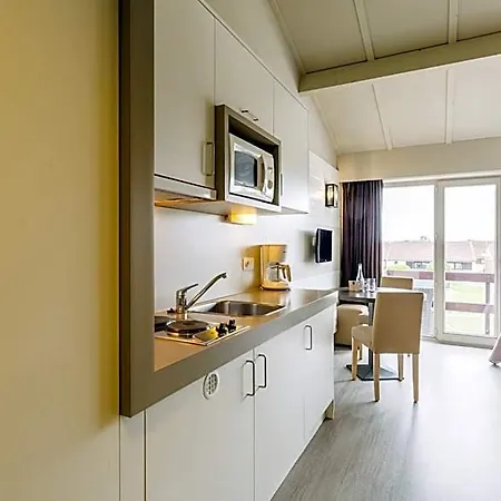 C-hotels Zeegalm 미들케르케
