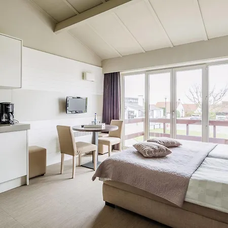 C-hotels Zeegalm 3* Миделкерк